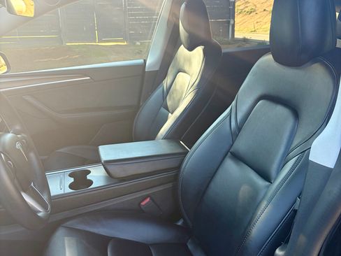Used 2023 Tesla Model Y Long Range image 6