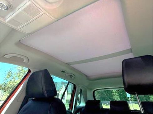 Used 2009 Volkswagen Tiguan SEL image 10