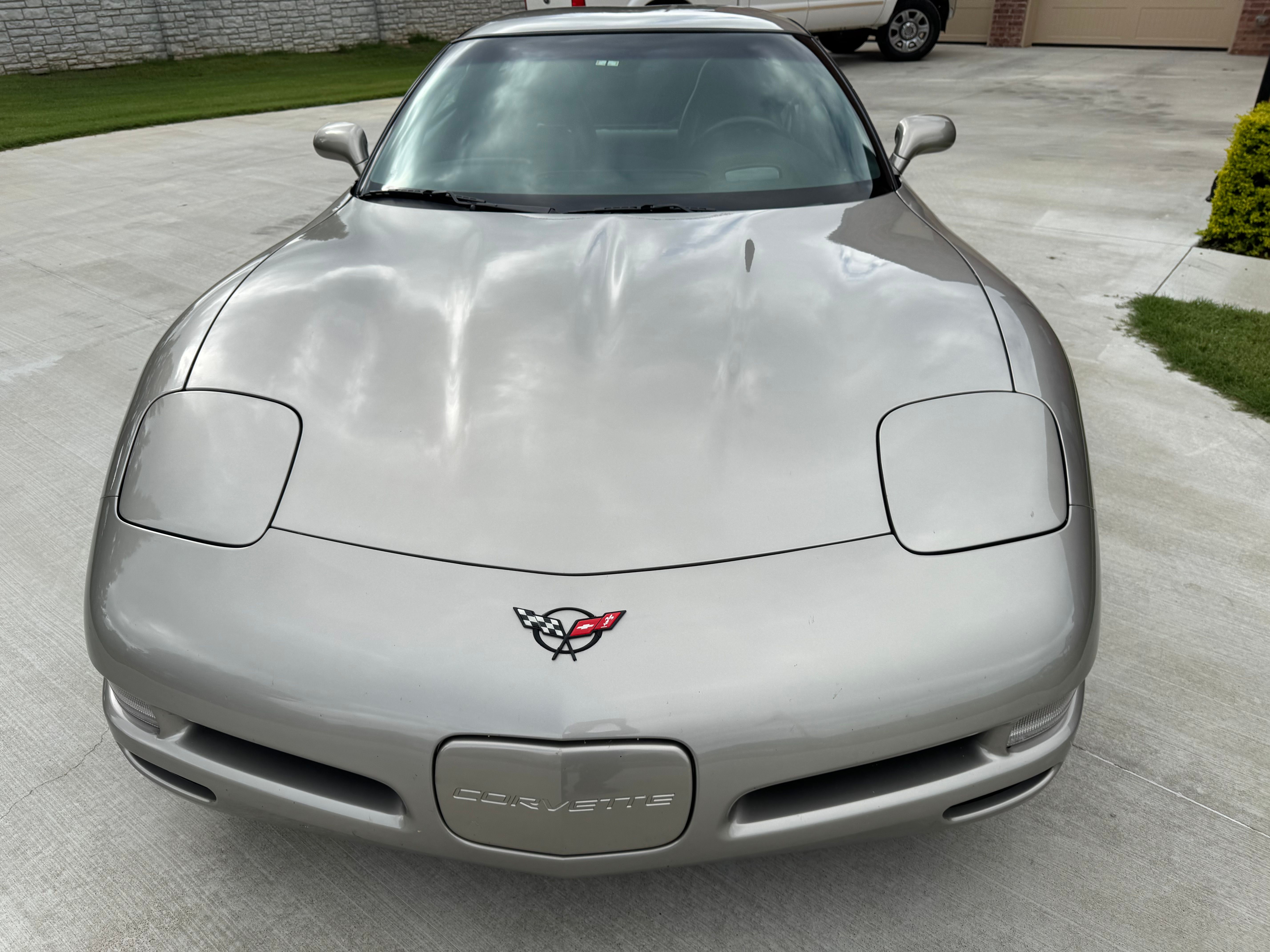 Used 2001 Chevrolet Corvette Coupe w/ Preferred Equipment Group2 RWD image 14