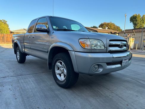 Used 2005 Toyota Tundra SR5 image 1