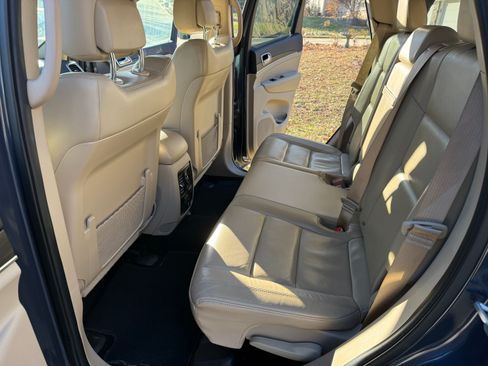 Used 2020 Jeep Grand Cherokee Limited image 13