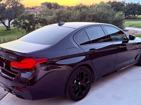 Used 2023 BMW 530e w/ M Sport Package RWD image 8