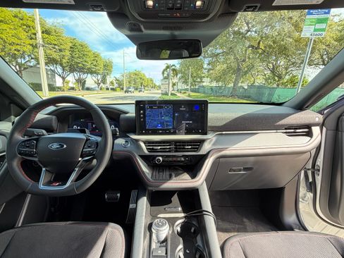 Used 2025 Ford Explorer ST image 8