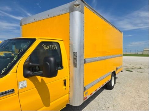 Used 2021 Ford E-350 and Econoline 350 Super Duty image 2