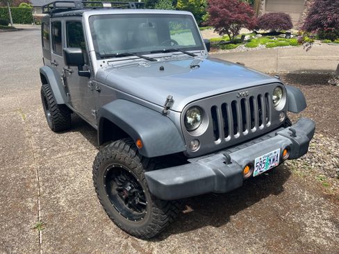Used 2015 Jeep Wrangler Unlimited Sport w/ Quick Order Package 24S AWD/4WD image 1