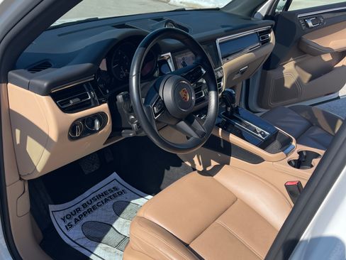 Used 2023 Porsche Macan Turbo image 11