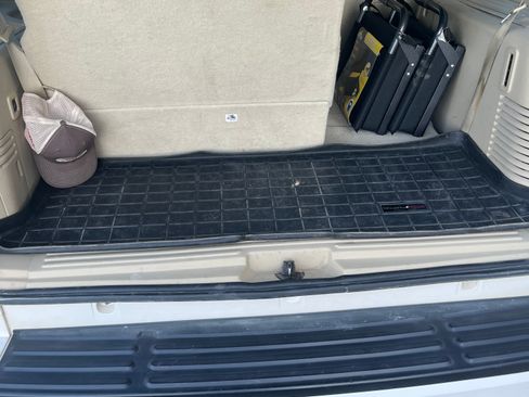 Used 2017 Ford Expedition XLT w/ Equipment Group 202A image 8