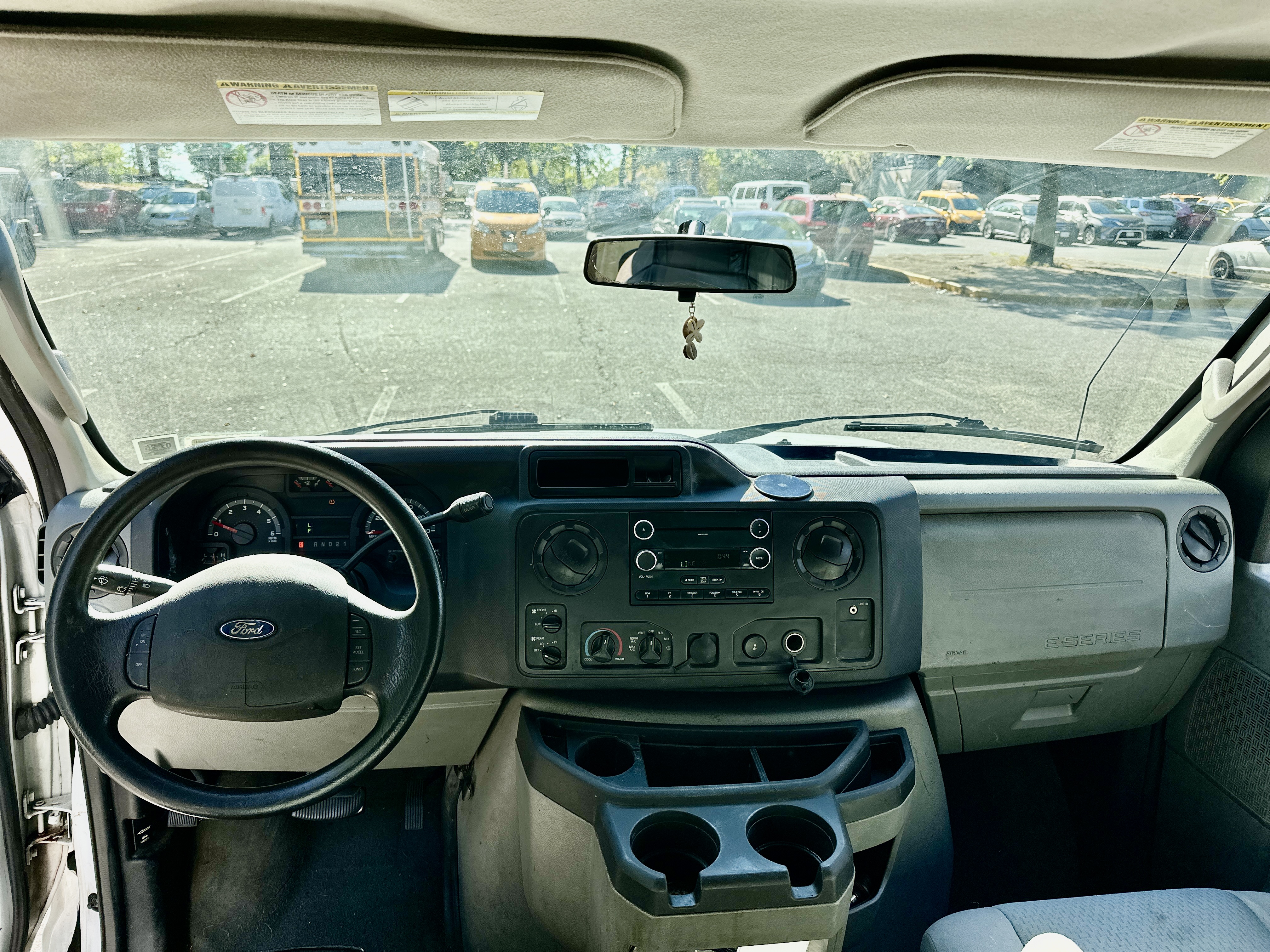 Used 2009 Ford E-350 and Econoline 350 XLT RWD image 6