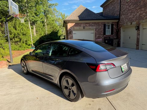 Used 2022 Tesla Model 3 Long Range AWD/4WD image 4