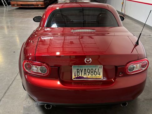 Used 2011 MAZDA MX-5 Miata Touring w/ Suspension Pkg RWD image 4