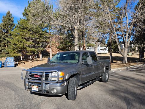 Used 2007 GMC Sierra 2500 SLT w/ Heavy-Duty Power Package image 10
