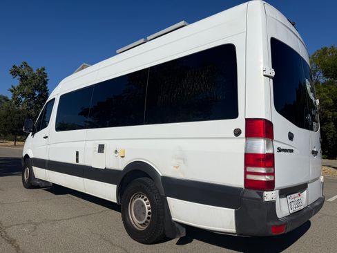 Used 2011 Mercedes-Benz Sprinter 2500 image 8