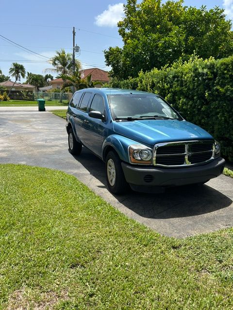 Used 2005 Dodge Durango SXT RWD image 1