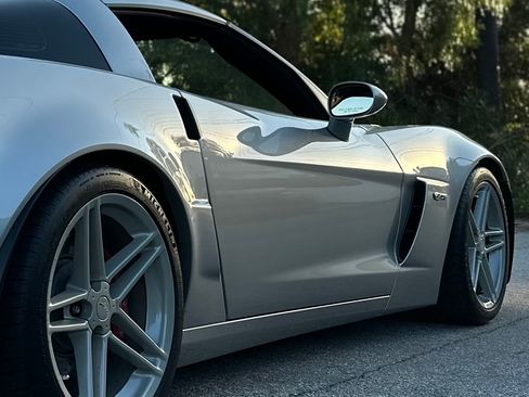 Used 2007 Chevrolet Corvette Z06 w/ Preferred Equipment Group RWD image 18