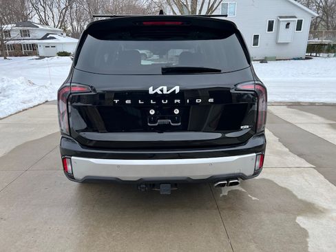 Used 2024 Kia Telluride SX Prestige w/ Towing Package image 5