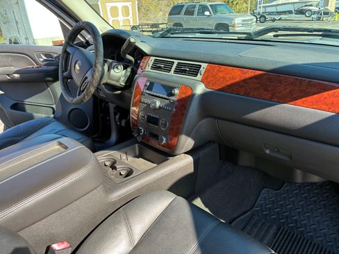 Used 2009 Chevrolet Silverado 3500 LTZ w/ LTZ Plus Package image 13