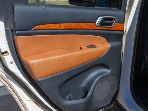 Used 2012 Jeep Grand Cherokee Overland image 19