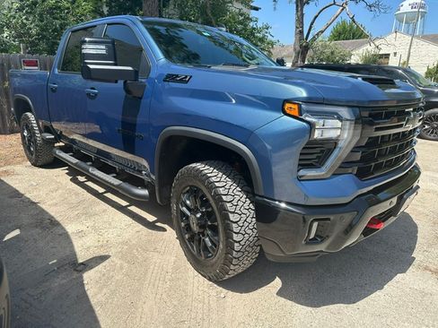 Used 2025 Chevrolet Silverado 2500 LT w/ Trail Boss Package AWD/4WD image 2