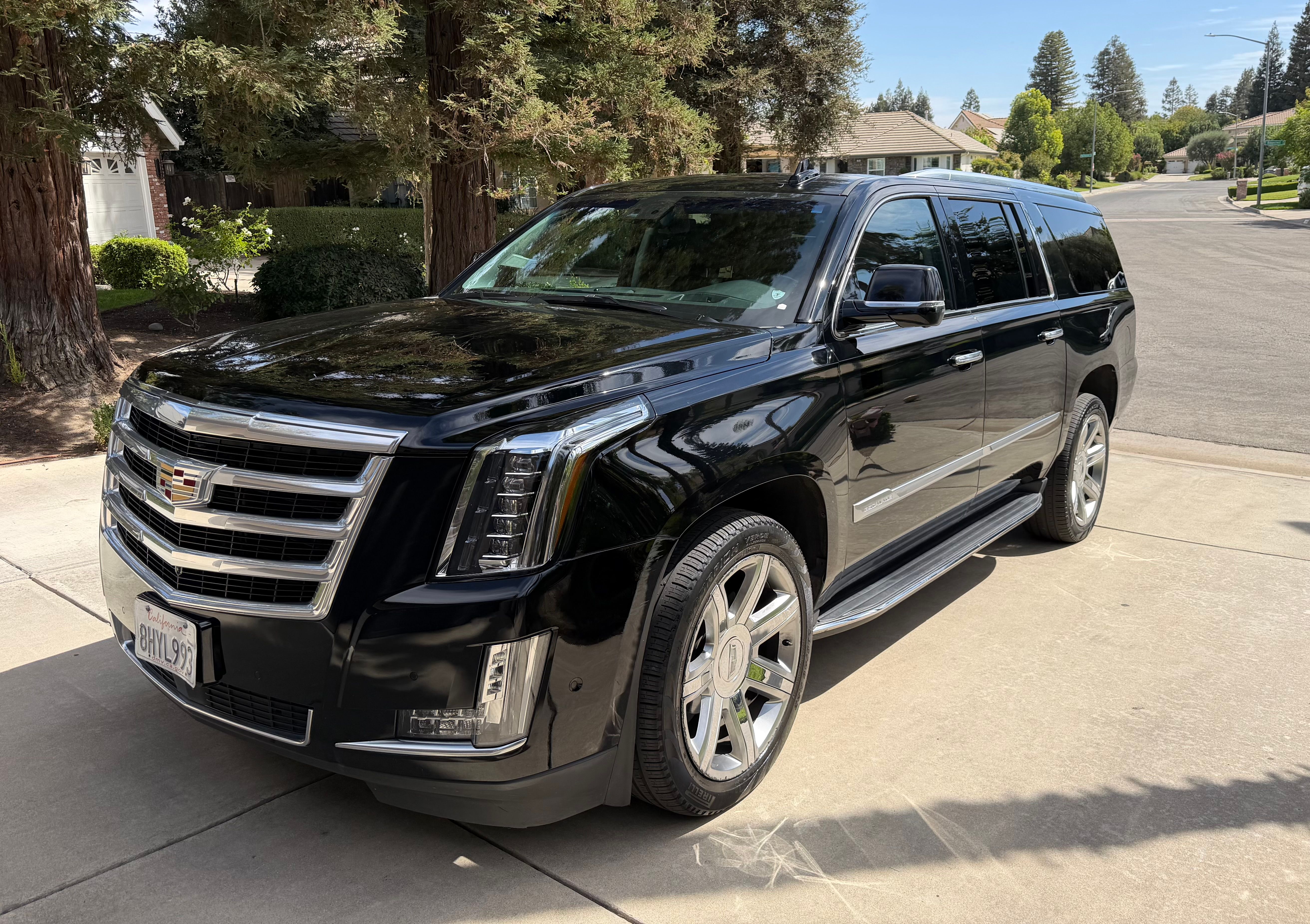 Used 2019 Cadillac Escalade ESV Premium Luxury AWD/4WD image 1