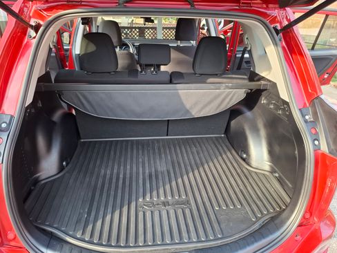 Used 2017 Toyota RAV4 LE w/ All Weather Liner Package image 8