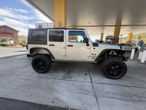Used 2007 Jeep Wrangler Unlimited X w/ Dual Top Group image 8