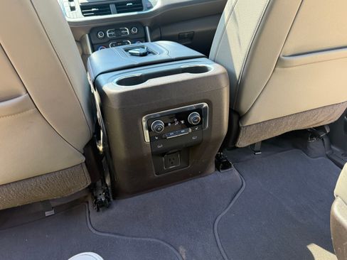 Used 2021 Chevrolet Tahoe Z71 w/ Z71 Signature Package image 15