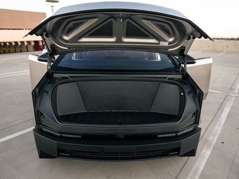 Used 2024 Tesla Cybertruck AWD Crew Cab image 11