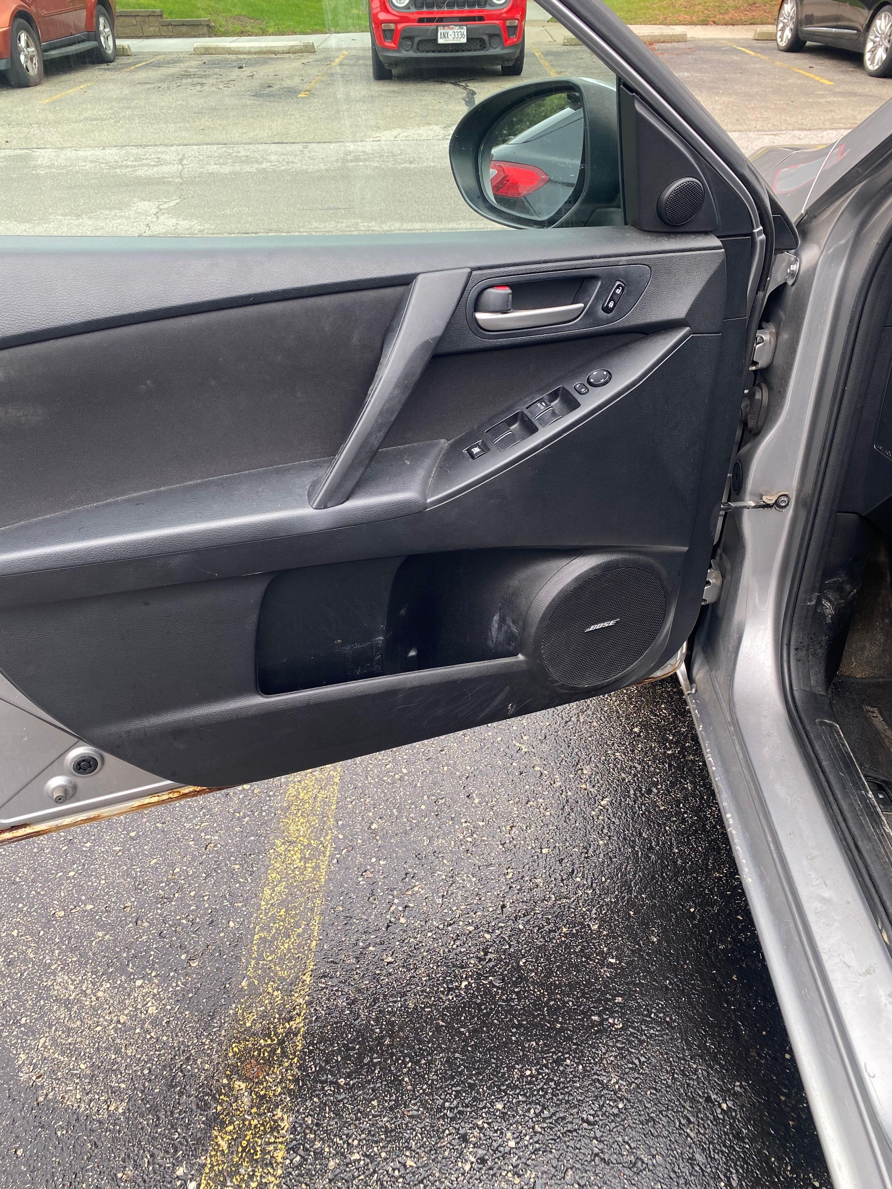 Used 2011 MAZDA MAZDA3 i Touring FWD image 11