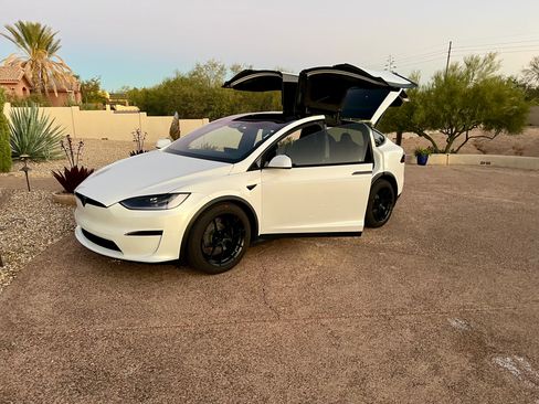 Used 2023 Tesla Model X image 12