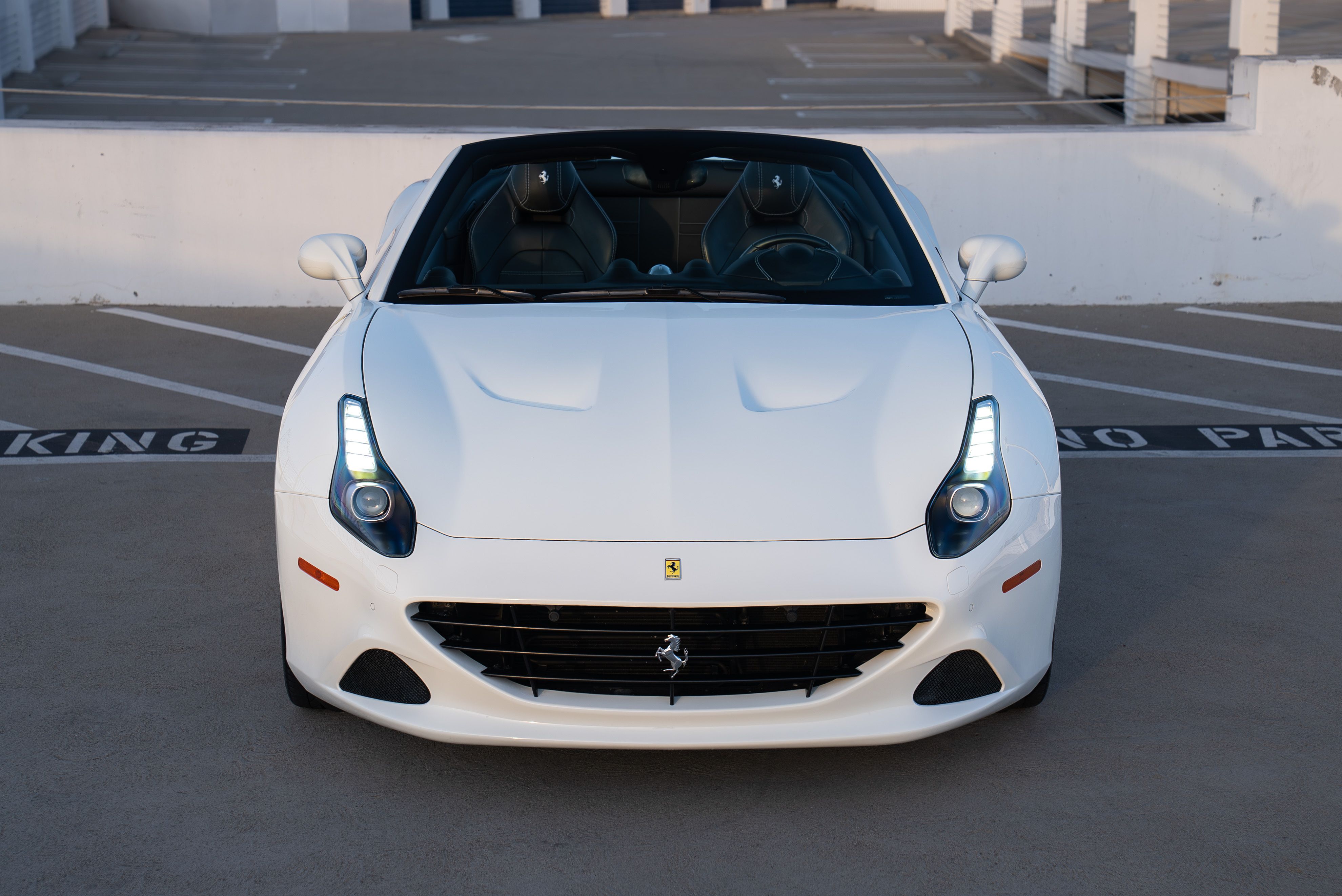 Used 2017 Ferrari California T RWD image 13