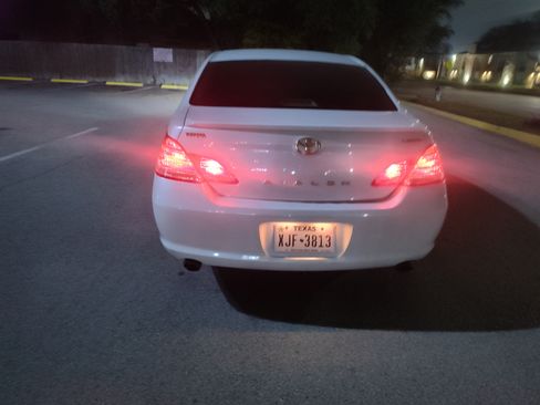 Used 2005 Toyota Avalon Limited image 4