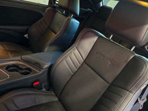 Used 2022 Dodge Challenger SRT Hellcat image 11