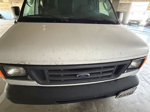 Used 2004 Ford E-150 and Econoline 150 image 2