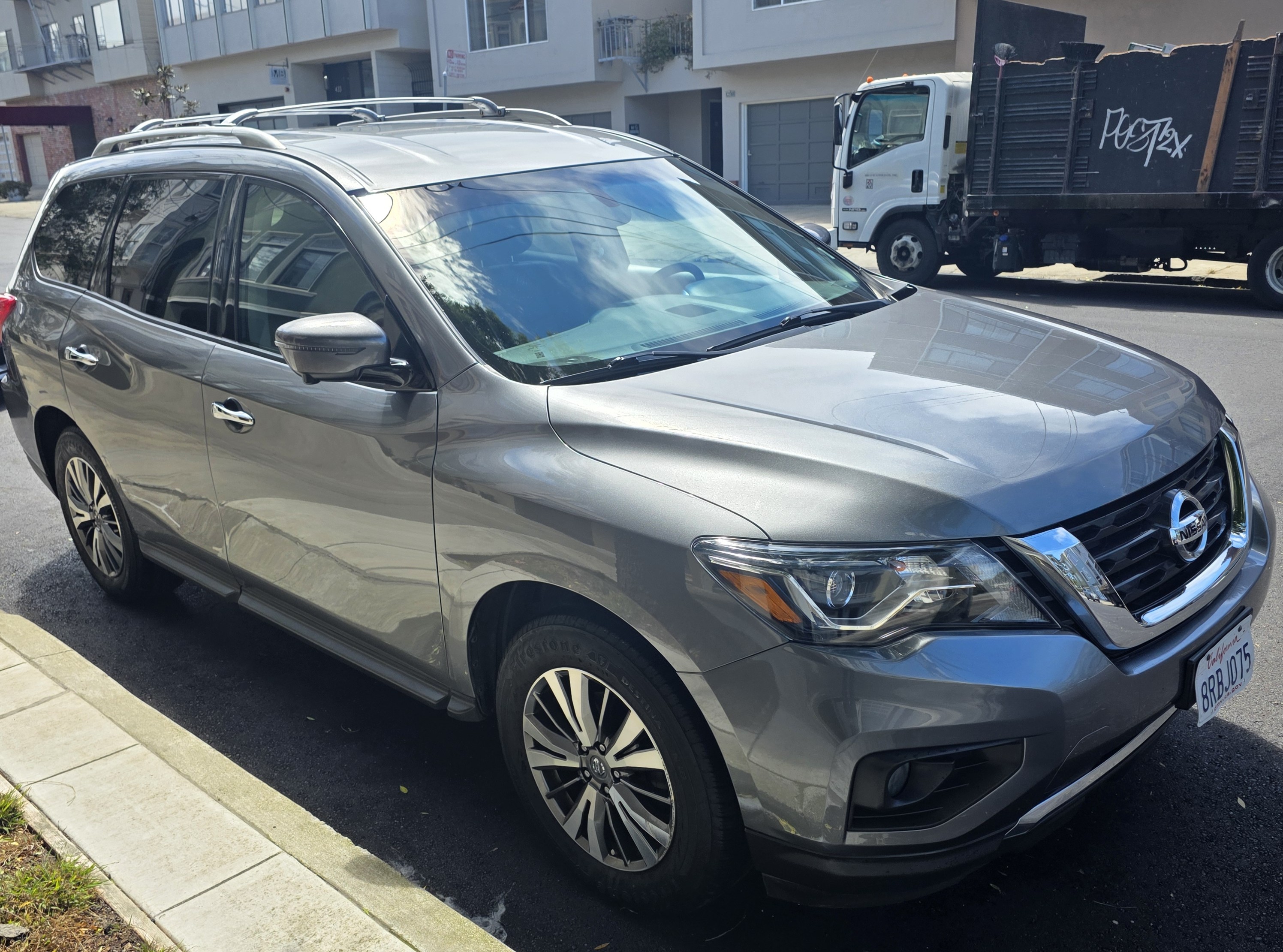 Used 2020 Nissan Pathfinder SL AWD/4WD image 9