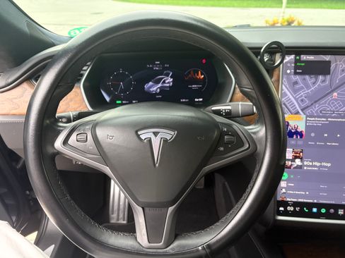 Used 2018 Tesla Model S 75D AWD/4WD image 26