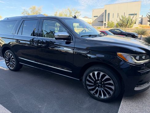 Used 2023 Lincoln Navigator L Black Label image 4