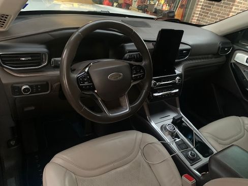 Used 2021 Ford Explorer Platinum w/ Equipment Group 601A image 6