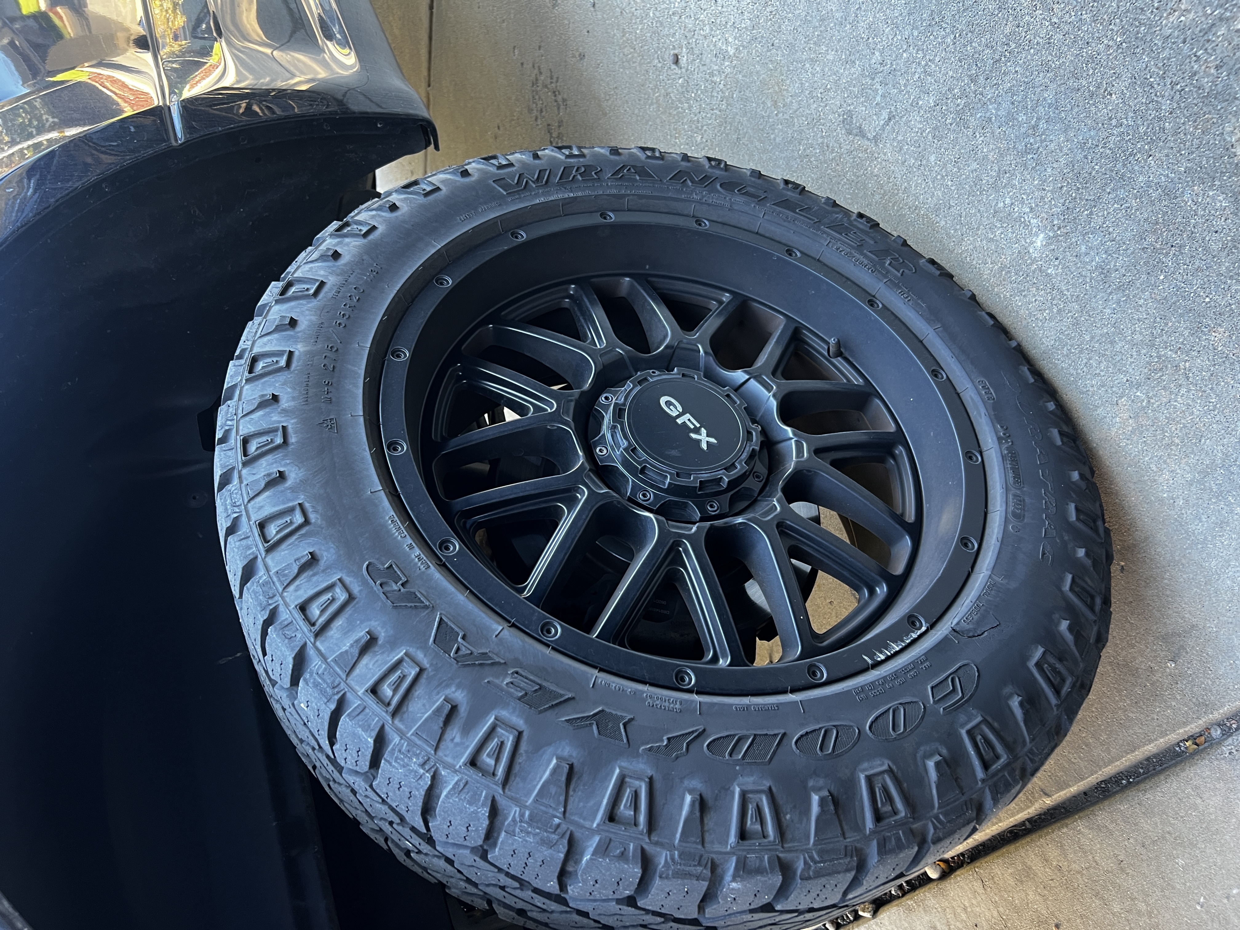 Used 2019 Ford F150 XLT w/ Equipment Group 302A Luxury AWD/4WD image 1