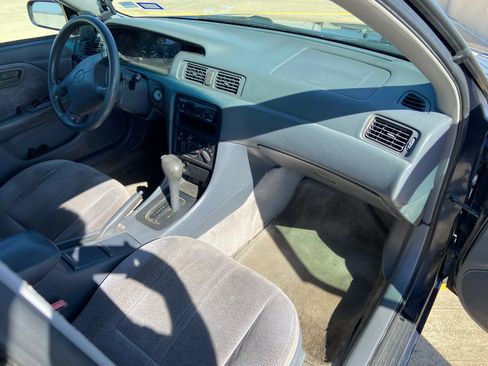 Used 1998 Toyota Camry LE image 9