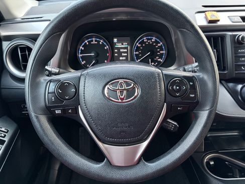 Used 2017 Toyota RAV4 LE image 14