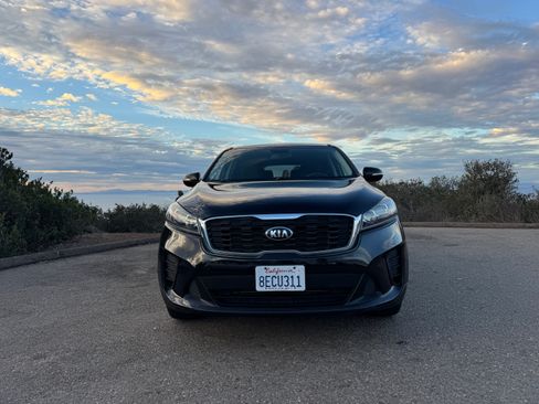 Used 2019 Kia Sorento L FWD image 2