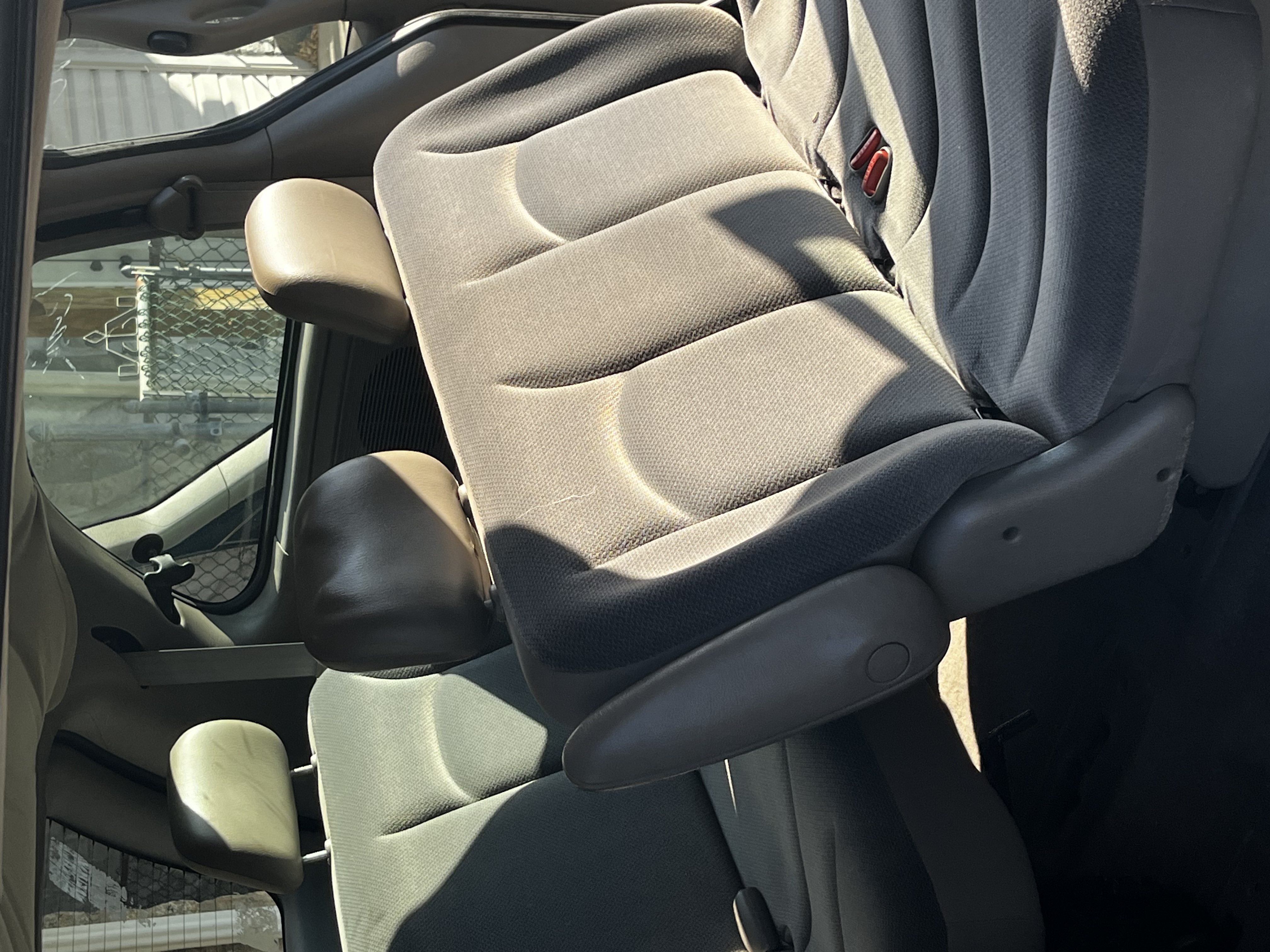 Used 2002 Dodge Caravan SE FWD image 12