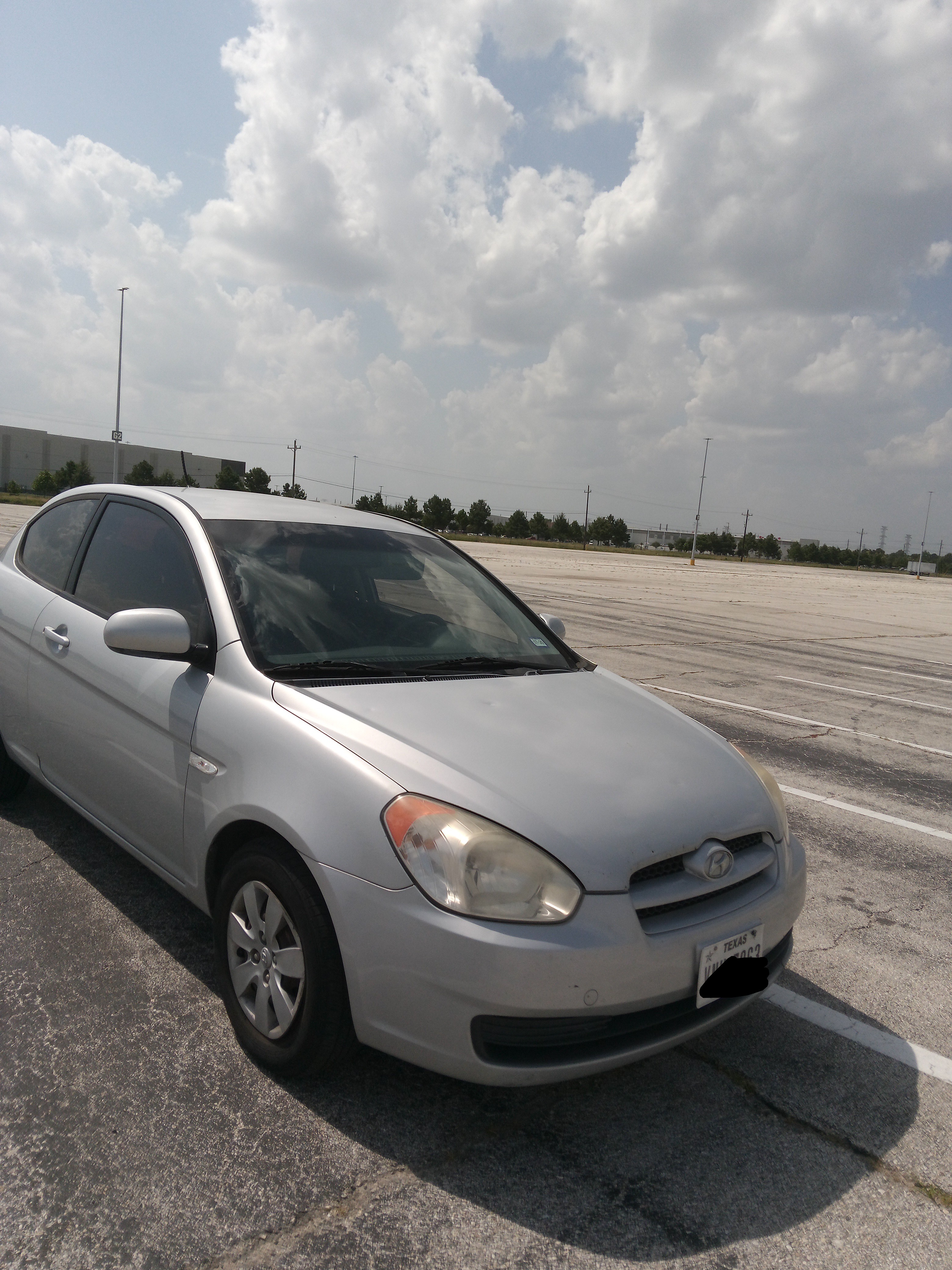 Used 2011 Hyundai Accent GS w/ Premium Pkg 3 FWD image 2