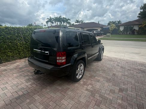Used 2011 Jeep Liberty Sport AWD/4WD image 14
