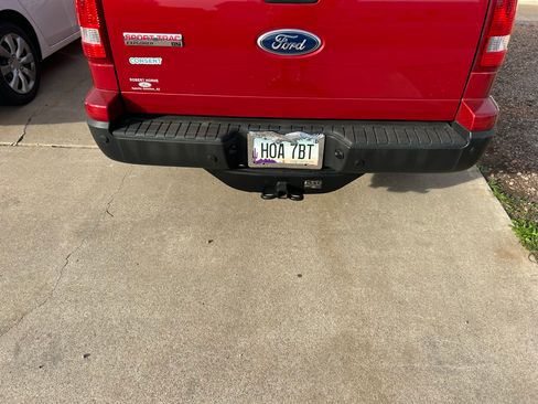 Used 2010 Ford Explorer Sport Trac XLT image 4