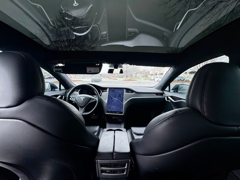 Used 2020 Tesla Model S Long Range Plus image 17