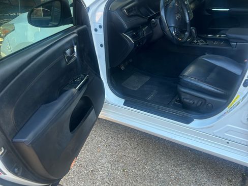 Used 2017 Toyota Avalon XLE image 13