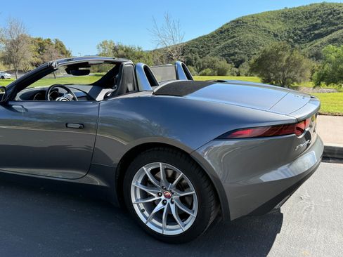 Used 2019 Jaguar F-TYPE Convertible image 11