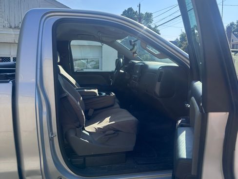 Used 2018 Chevrolet Silverado 1500 W/T w/ WT Convenience Package AWD/4WD image 6