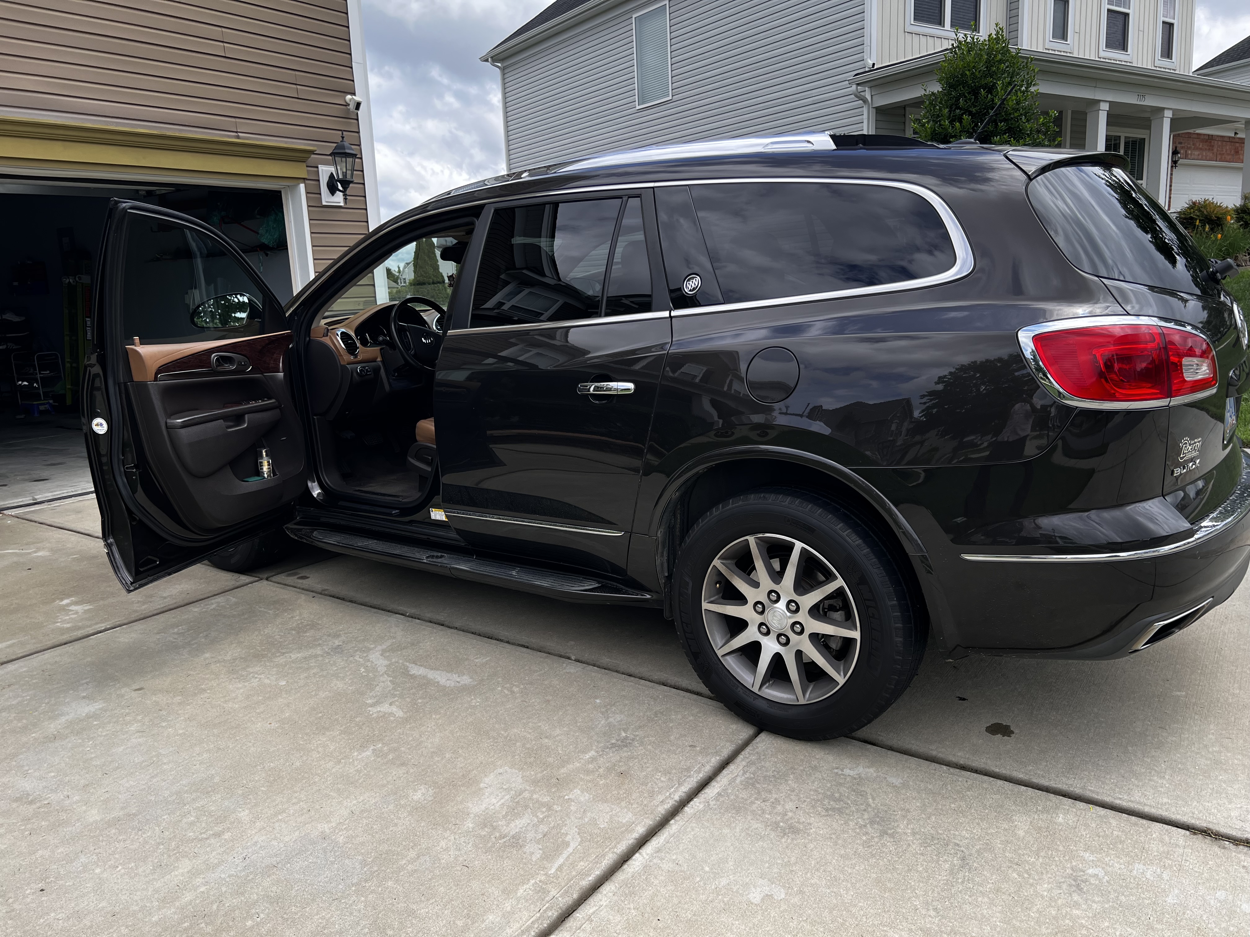 Used 2014 Buick Enclave Leather FWD image 13